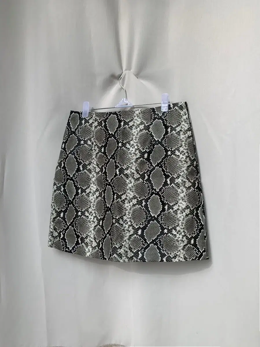 python skirt 뱀피 미니 스커트